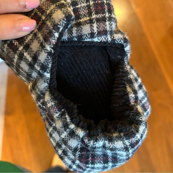 Plaid slippers size small (5-6) NWOT‎ - Picture 4 of 4